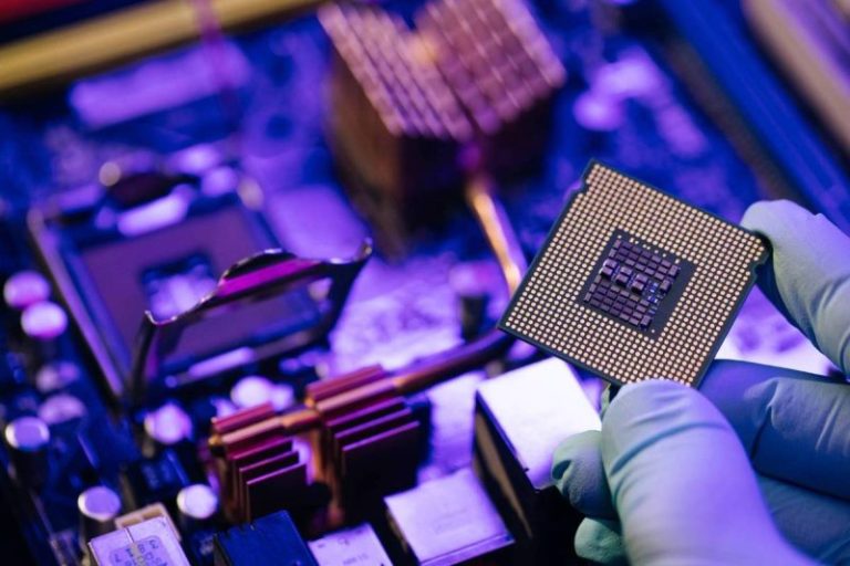 Tech Weekly: Chip Stocks Pop to Close Volatile Trading Week